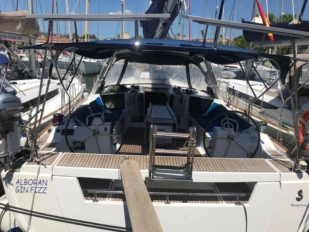 Yacht BENETEAU Oceanis 45 - Alboran Gin Fizz - Foto 1