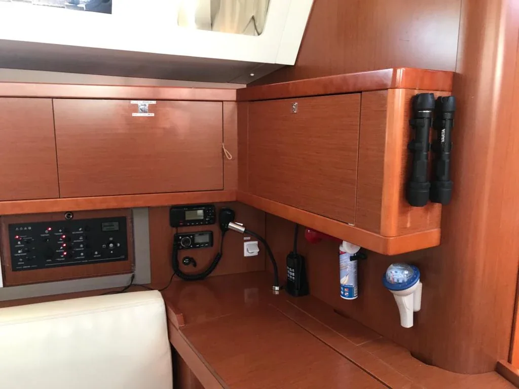 Yacht BENETEAU Oceanis 45 - Alboran Gin Fizz - Foto 1