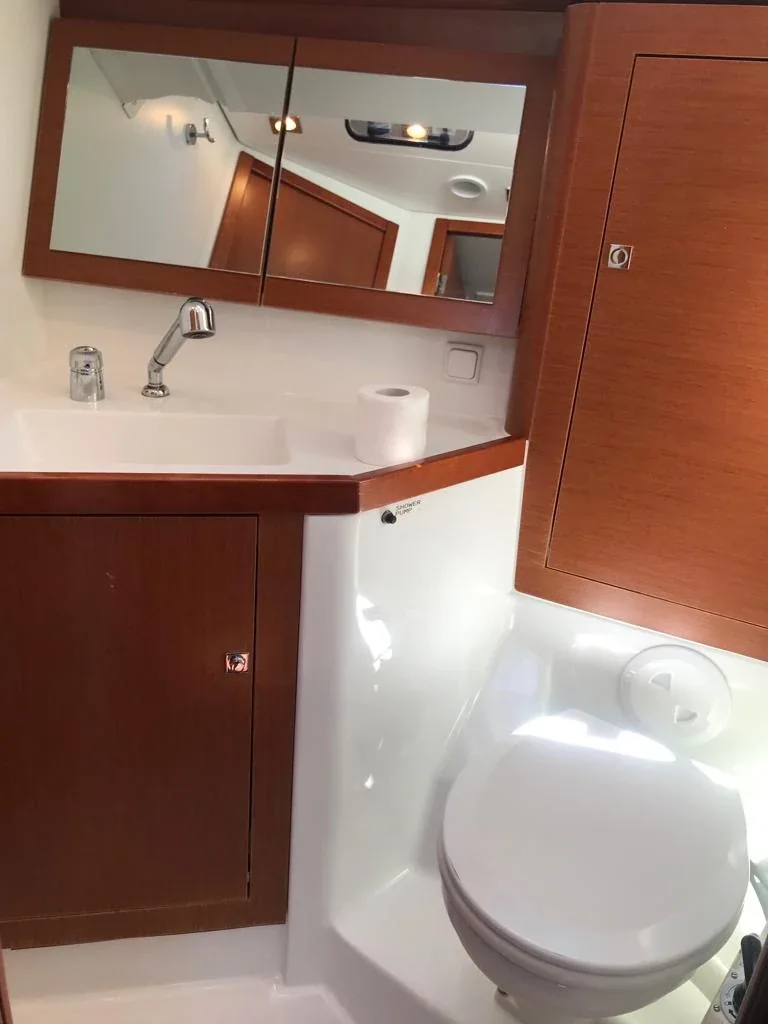 Yacht BENETEAU Oceanis 45 - Alboran Gin Fizz - Foto 1