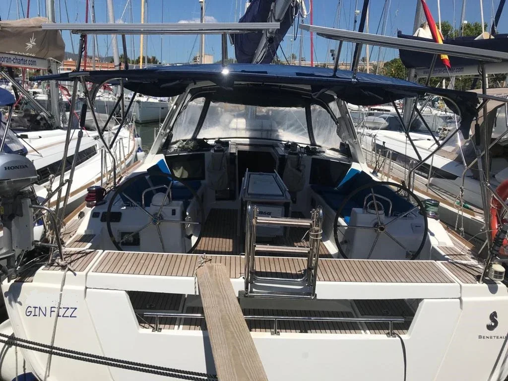 Yacht BENETEAU Oceanis 45 - Alboran Gin Fizz - Foto 1