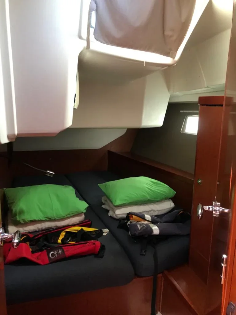 Yacht BENETEAU Oceanis 45 - Alboran Gin Fizz - Foto 1