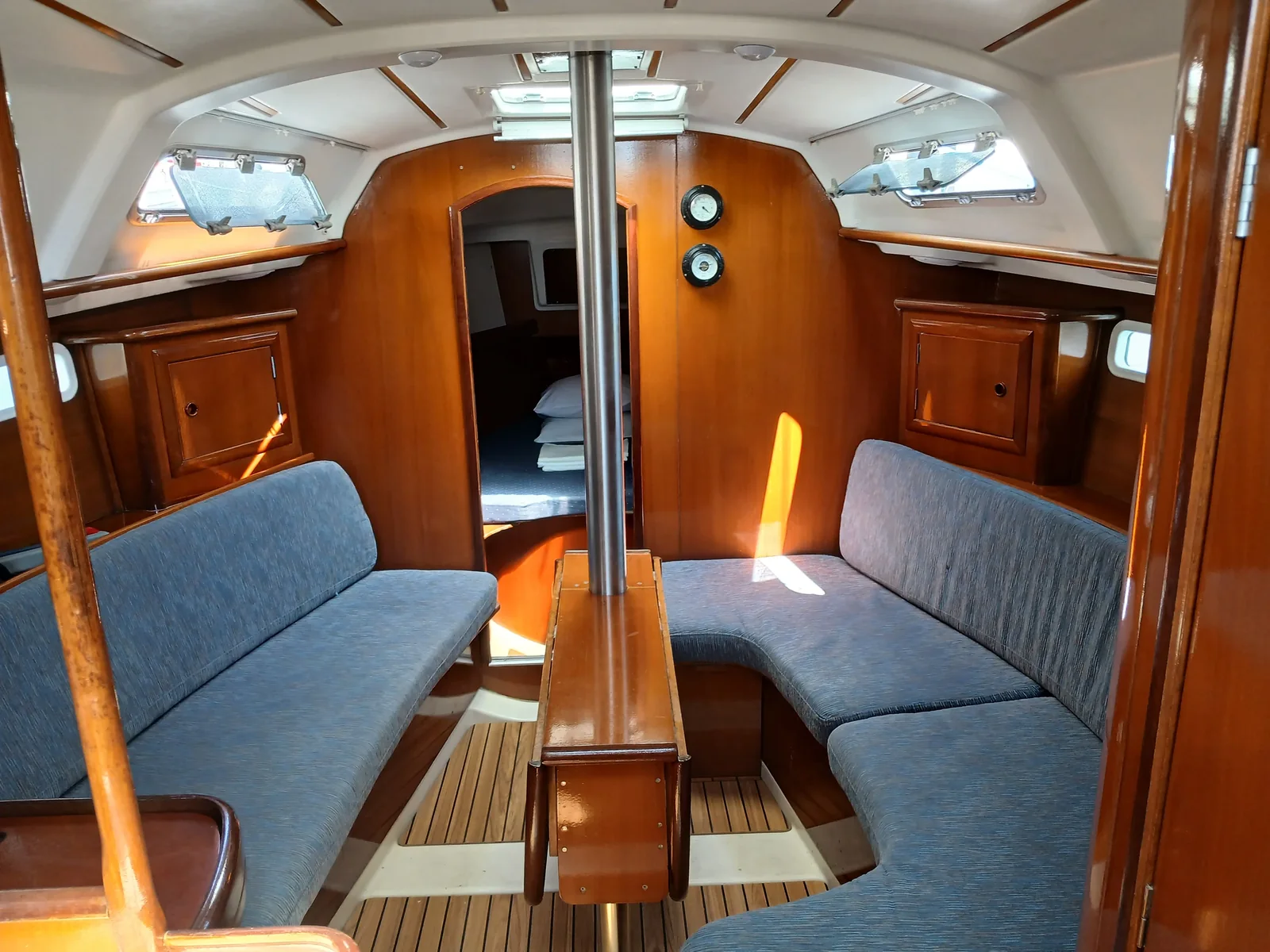Yacht BENETEAU Oceanis 331 - Grdelin - Foto 1