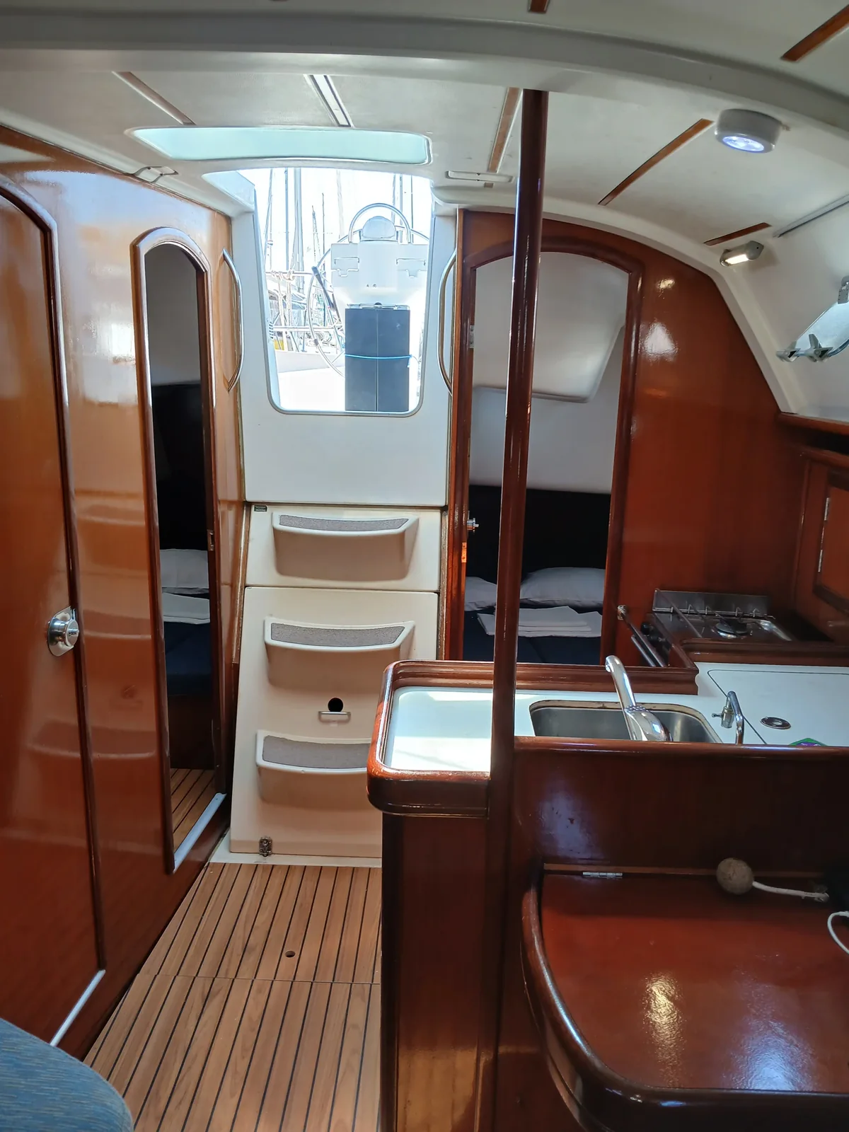 Yacht BENETEAU Oceanis 331 - Grdelin - Foto 1