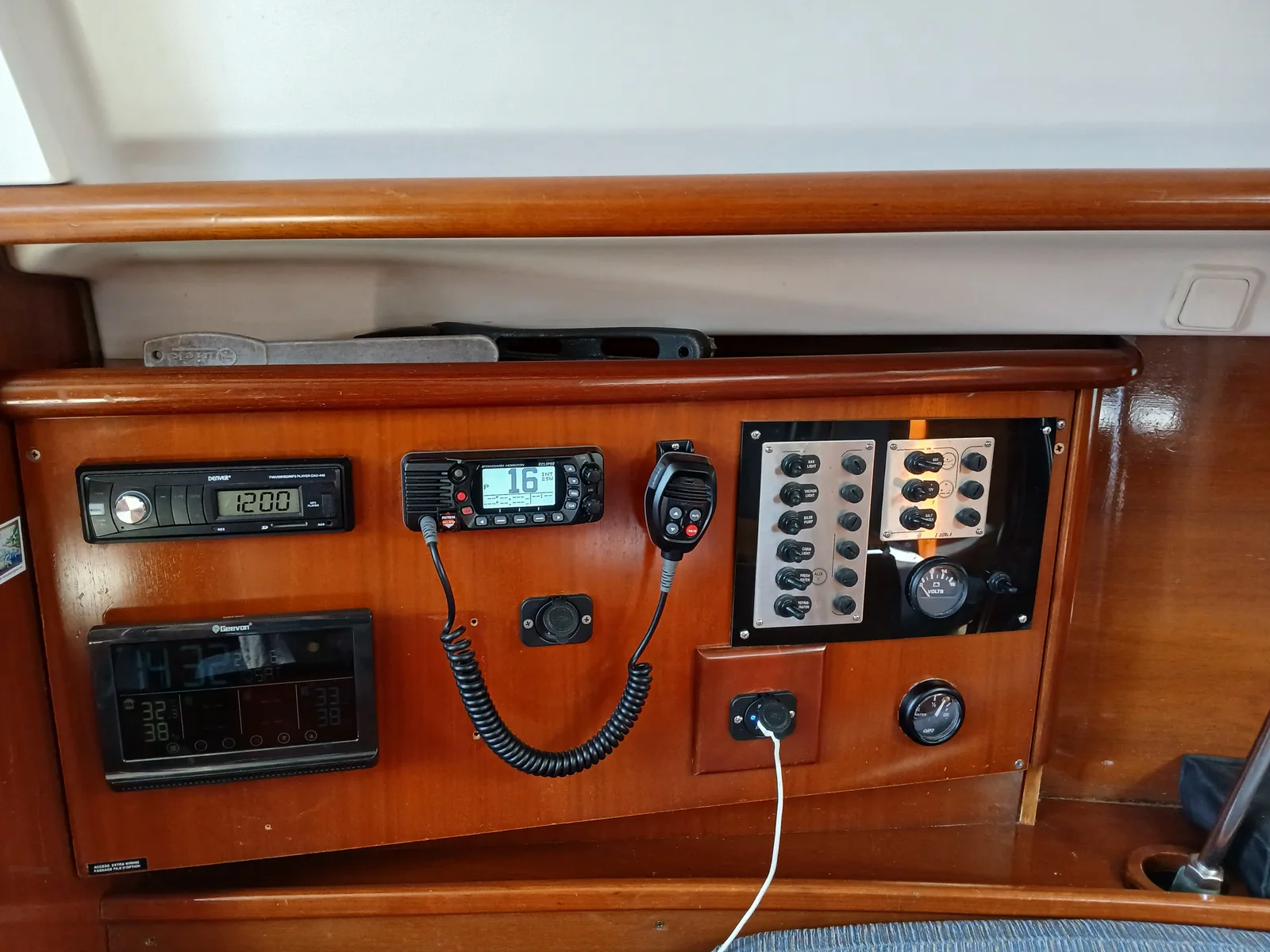 Yacht BENETEAU Oceanis 331 - Grdelin - Foto 1