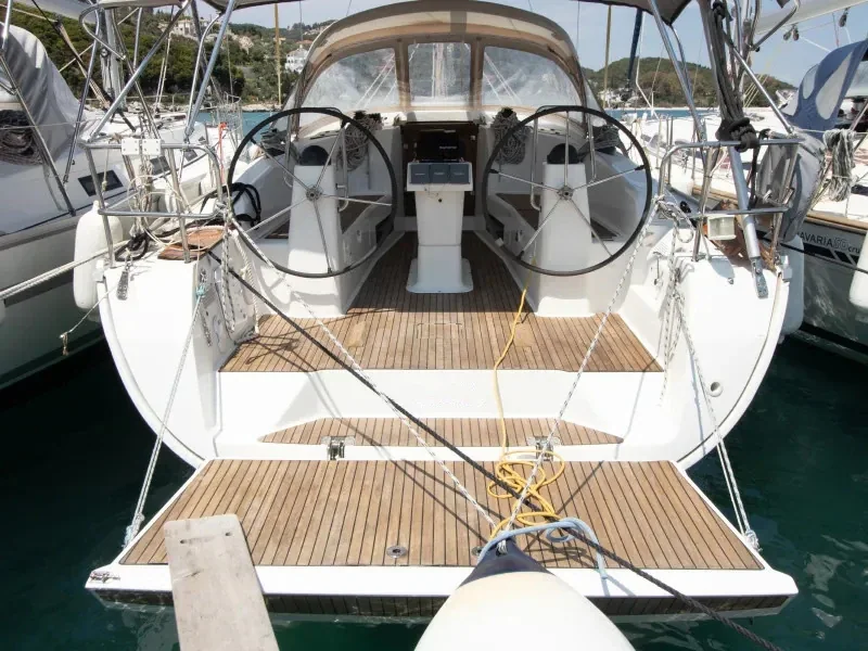 Yacht BAVARIA Cruiser 40 - Vlassis - Foto 1