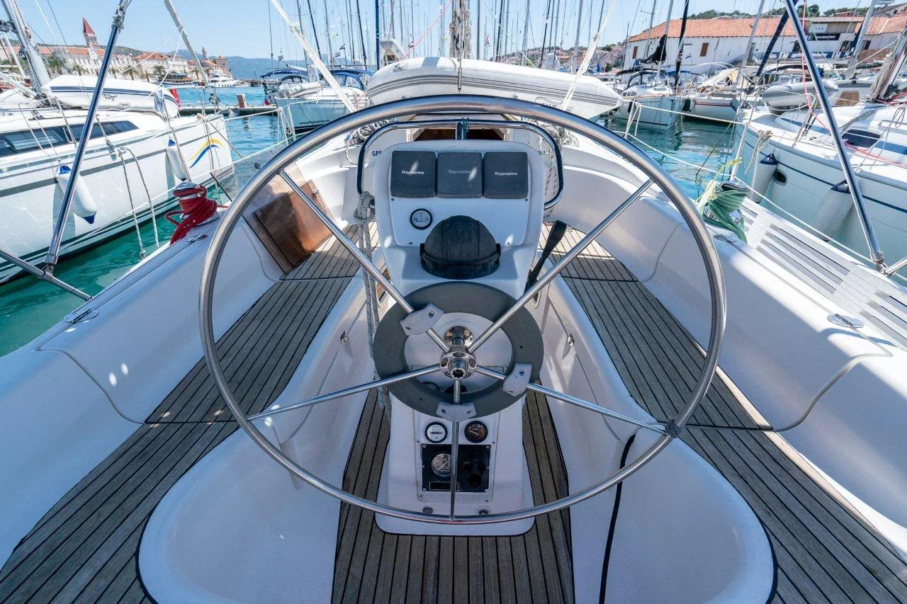 Yacht BAVARIA 36 Cruiser - Foto 1