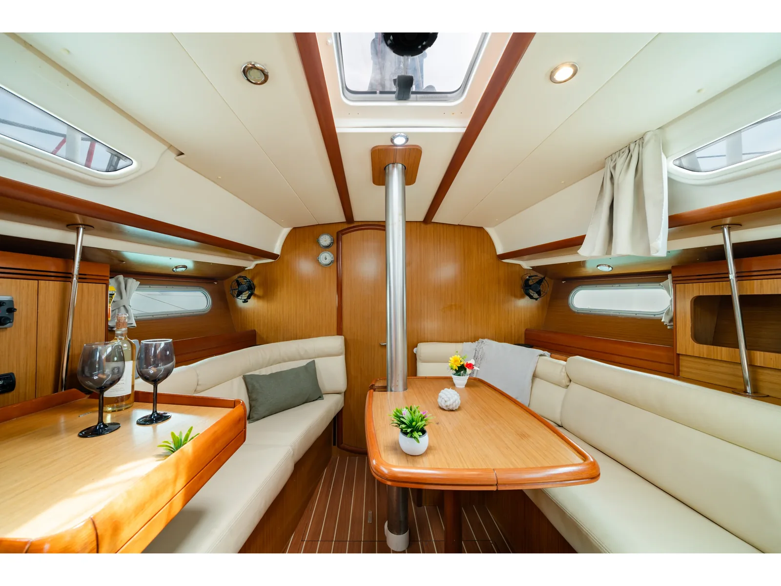 Yacht JEANNEAU Sun Odyssey 36i - Dione