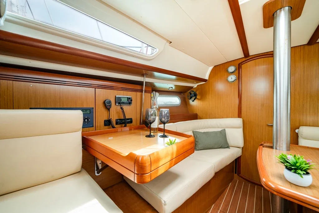 Yacht JEANNEAU Sun Odyssey 36i - Dione - Foto 1