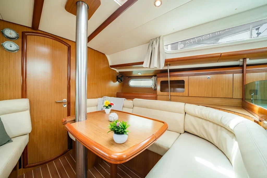 Yacht JEANNEAU Sun Odyssey 36i - Dione - Foto 1