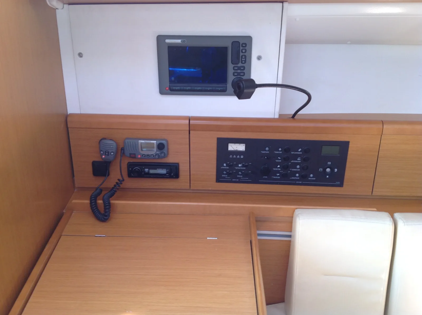 Yacht JEANNEAU Sun Odyssey 42i - Gemini - Foto 1