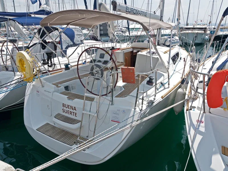 Yacht JEANNEAU Sun Odyssey 33i - Buena Suerte - Foto 1