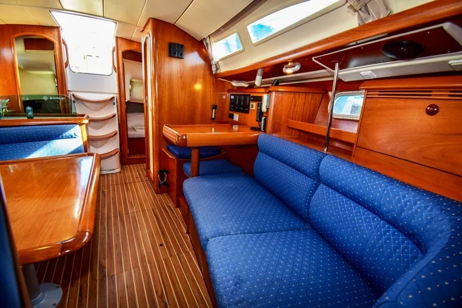 Yacht JEANNEAU Sun Odyssey 37 - Kacamak - Foto 1