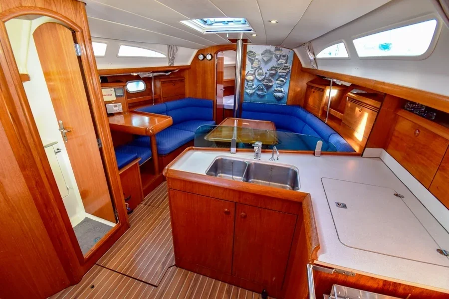 Yacht JEANNEAU Sun Odyssey 37 - Kacamak - Foto 1