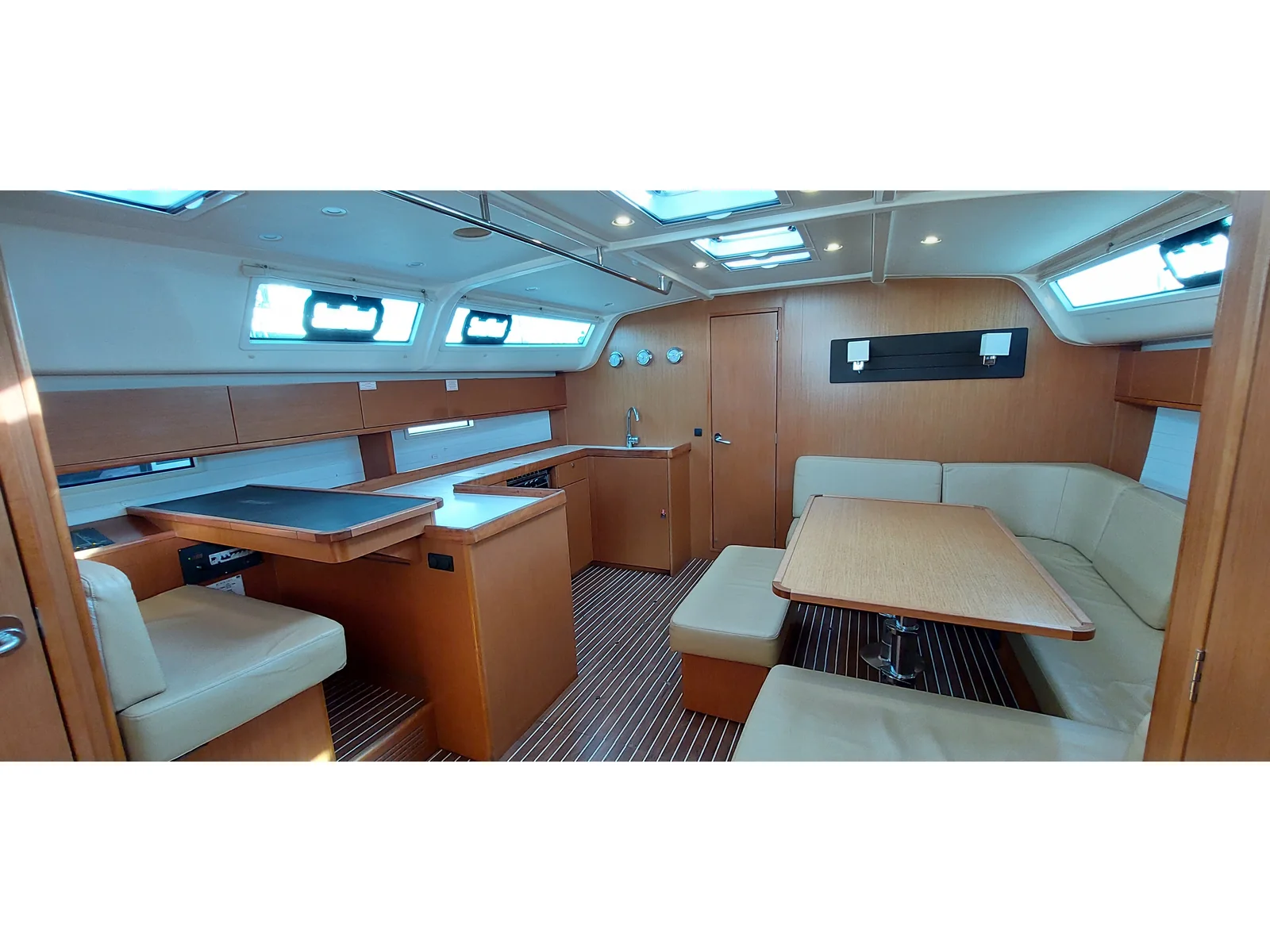 Yacht BAVARIA Cruiser 51 - Astra