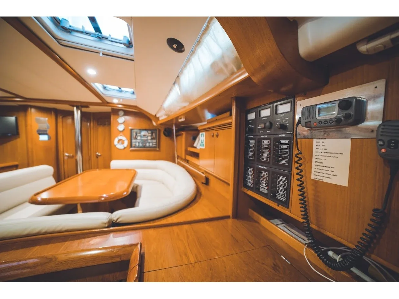 Yacht JEANNEAU Sun Odyssey 49i - Anax - Foto 1