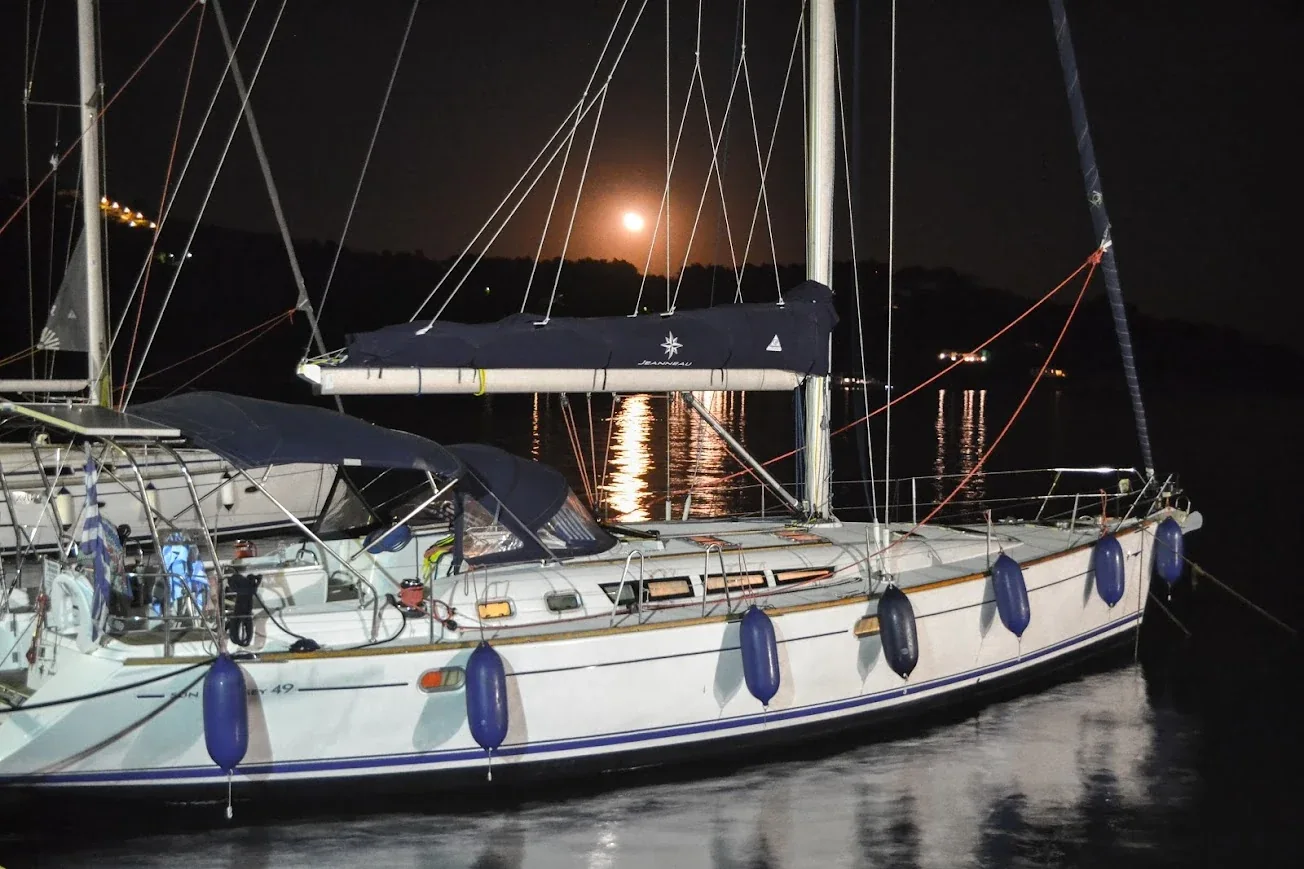 Yacht JEANNEAU Sun Odyssey 49i - Anax - Foto 1