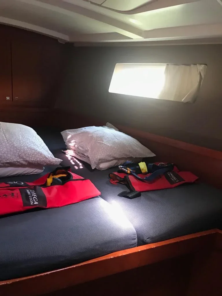 Yacht BENETEAU Oceanis 45 - Alboran Gin Tonic - Foto 1