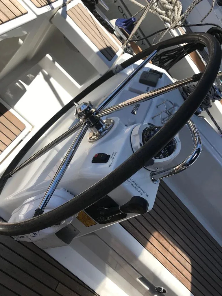 Yacht BENETEAU Oceanis 45 - Alboran Gin Tonic - Foto 1