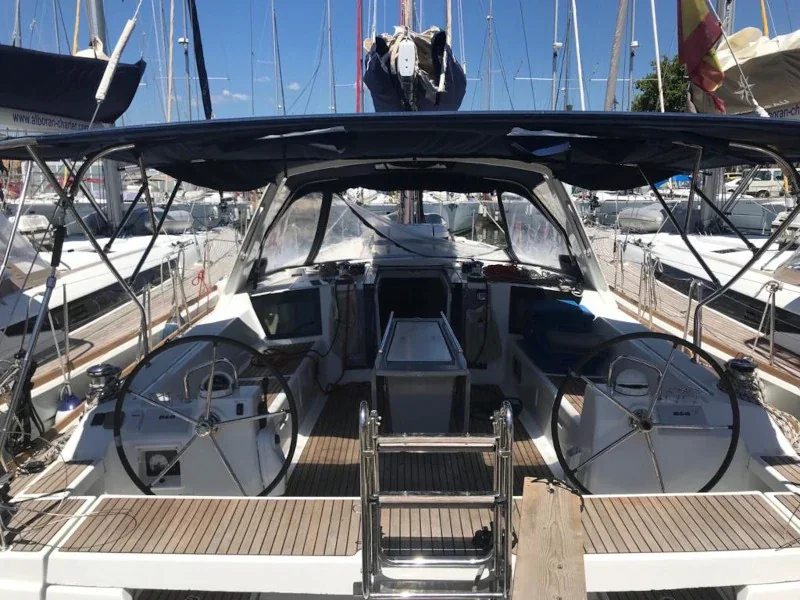 Yacht BENETEAU Oceanis 45 - Alboran Gin Tonic - Foto 1