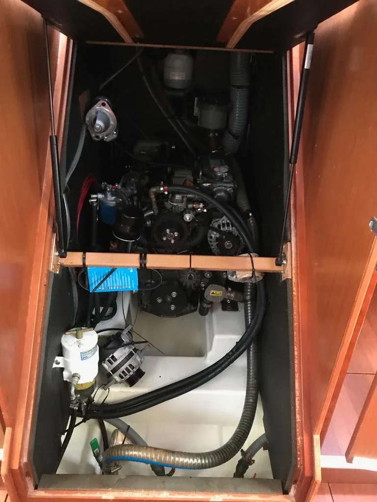 Yacht BENETEAU Oceanis 45 - Alboran Gin Tonic - Foto 1