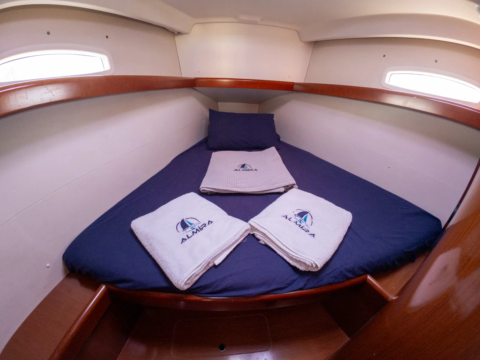 Yacht BENETEAU Oceanis 40 - Violet - Foto 1