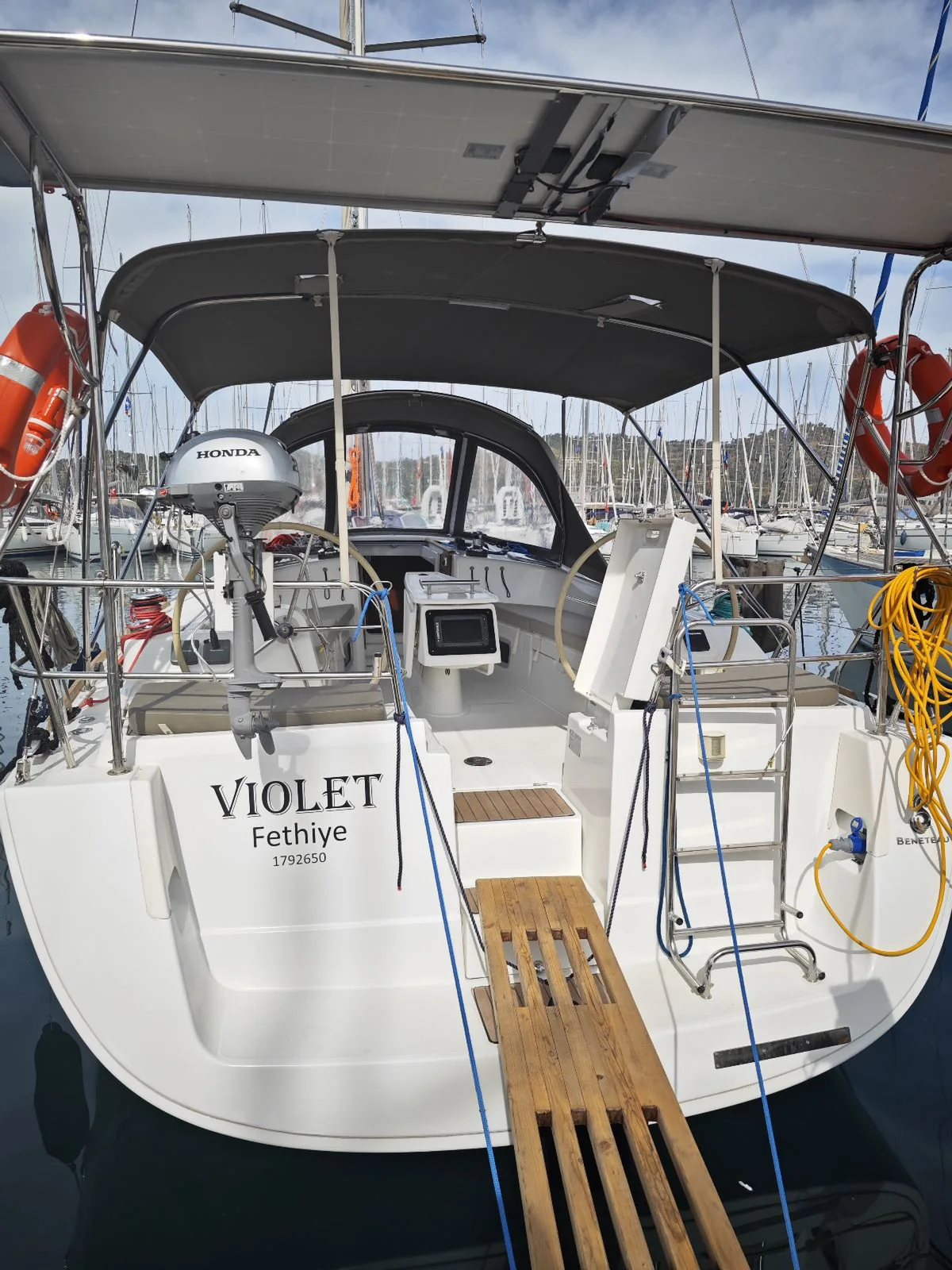 Yacht BENETEAU Oceanis 40 - Violet - Foto 22