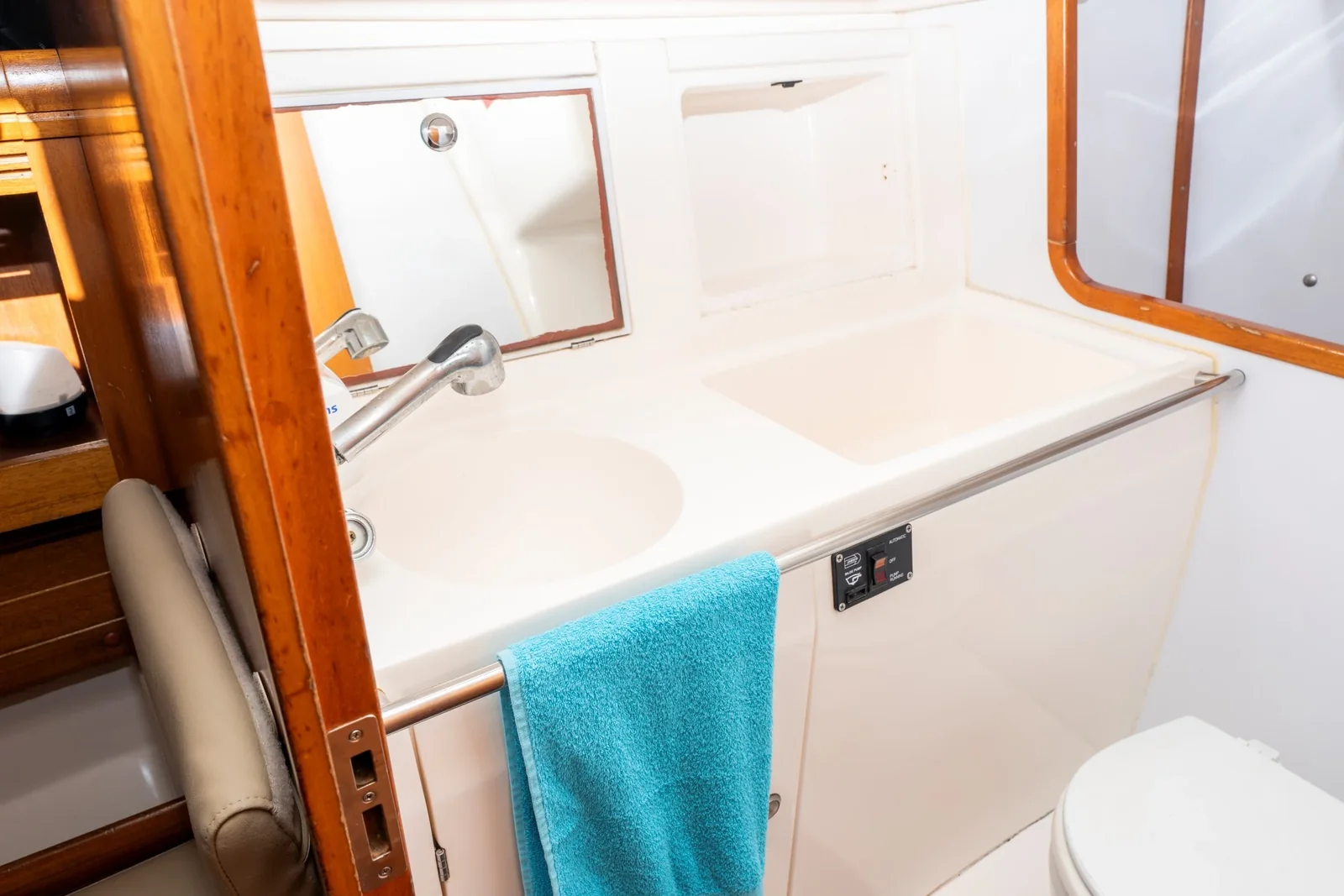Yacht ELAN 333 - Brina