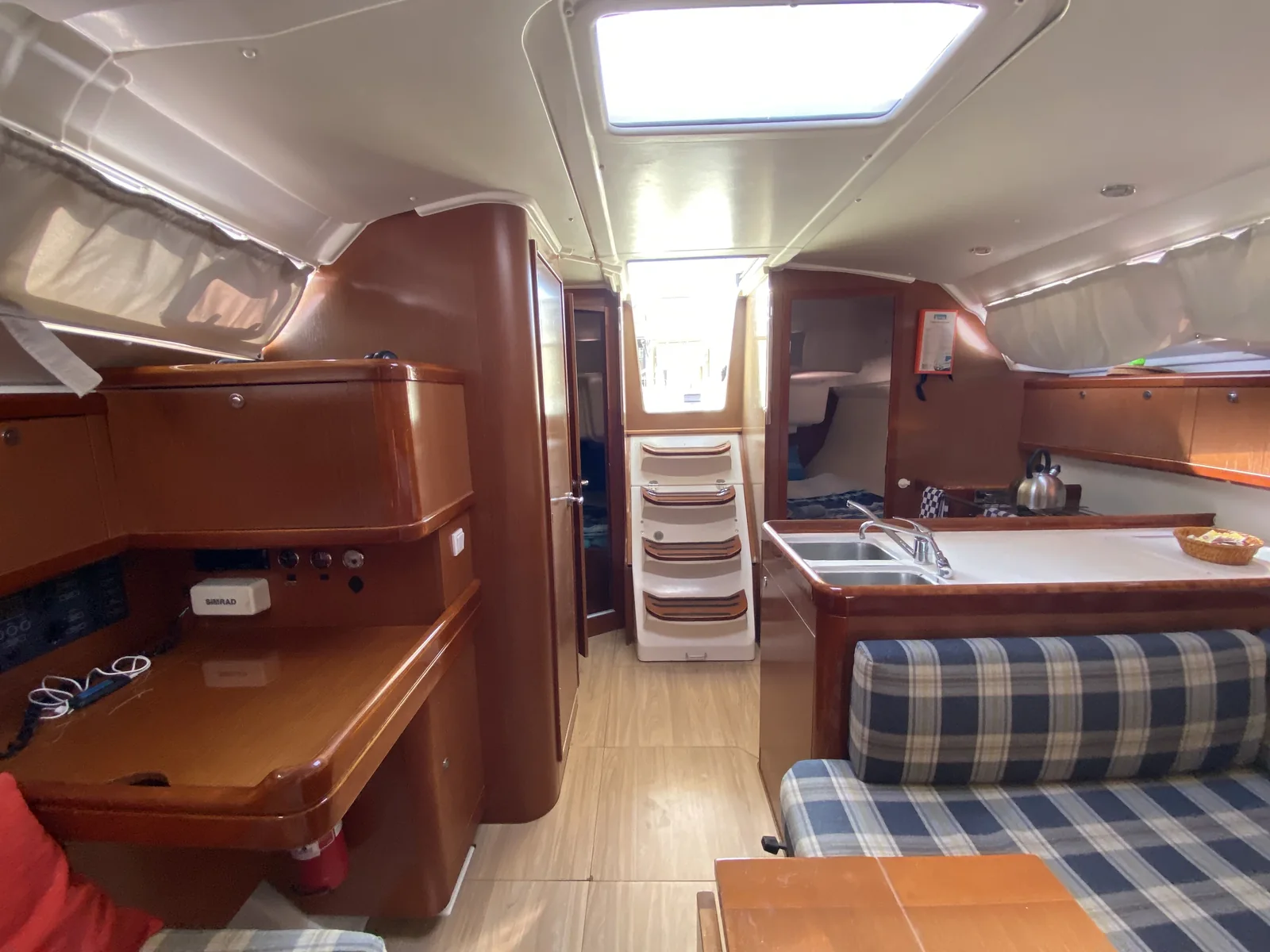 Yacht BENETEAU Oceanis 37 - Glen Rosa - Foto 1