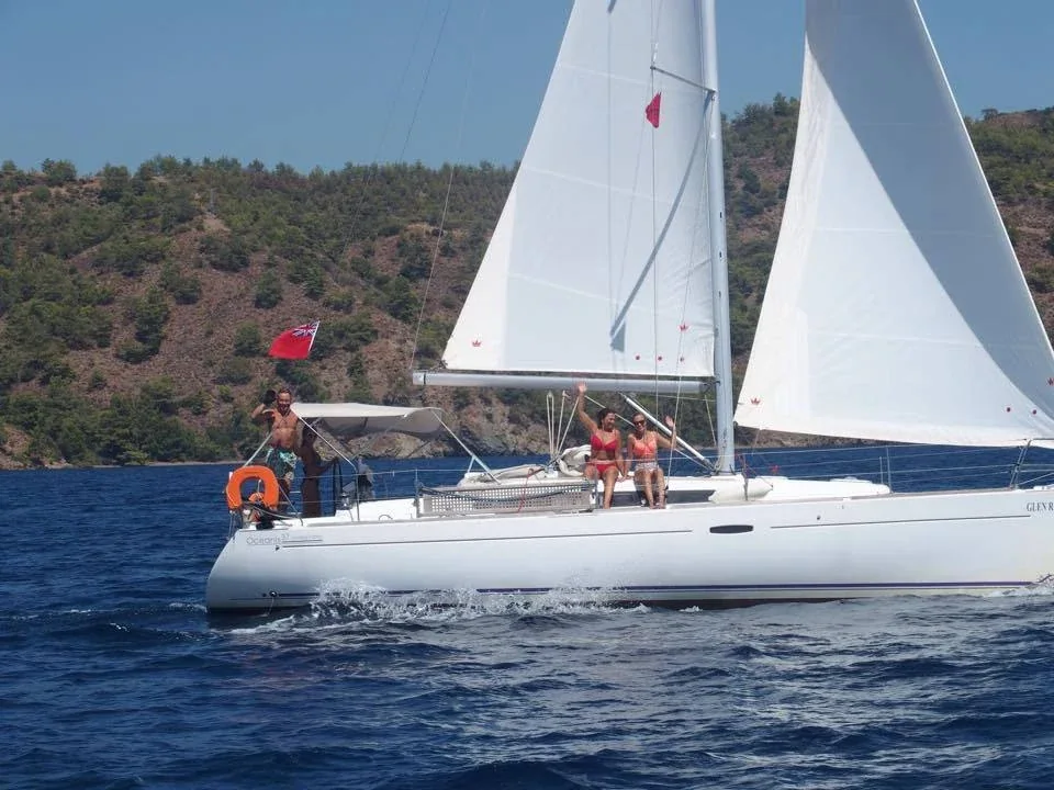 Yacht BENETEAU Oceanis 37 - Glen Rosa - Foto 1