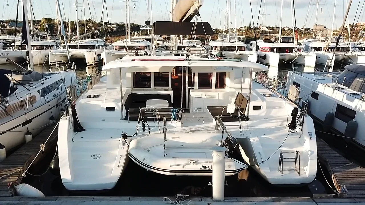 Yacht LAGOON 450 F - Diva - Foto 1