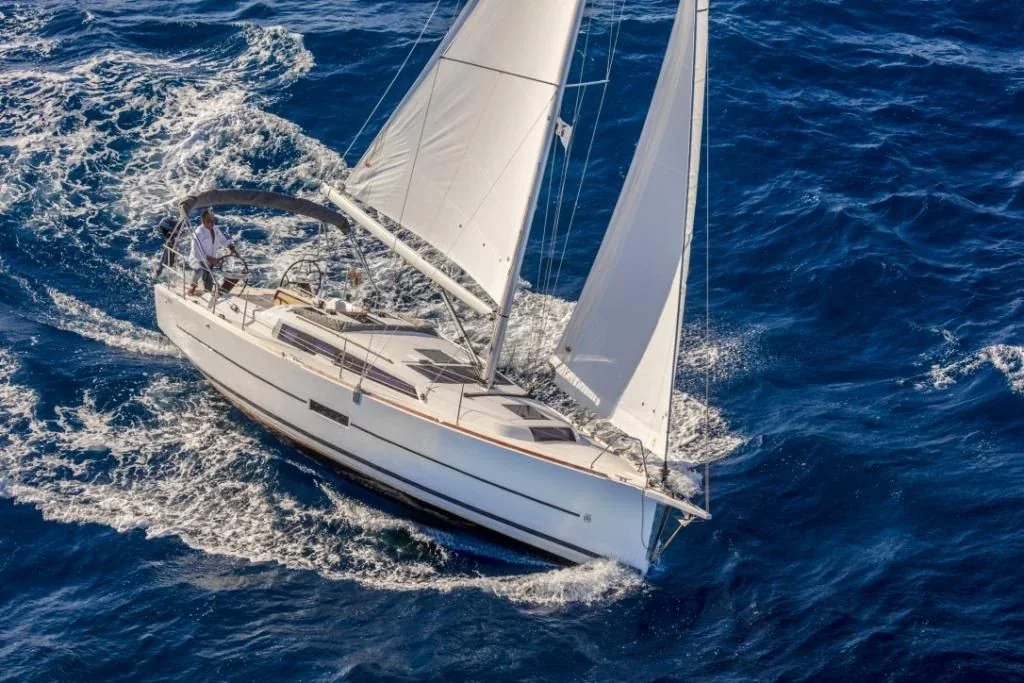Yacht DUFOUR 360 Grand Large - Alqamar - Foto 1
