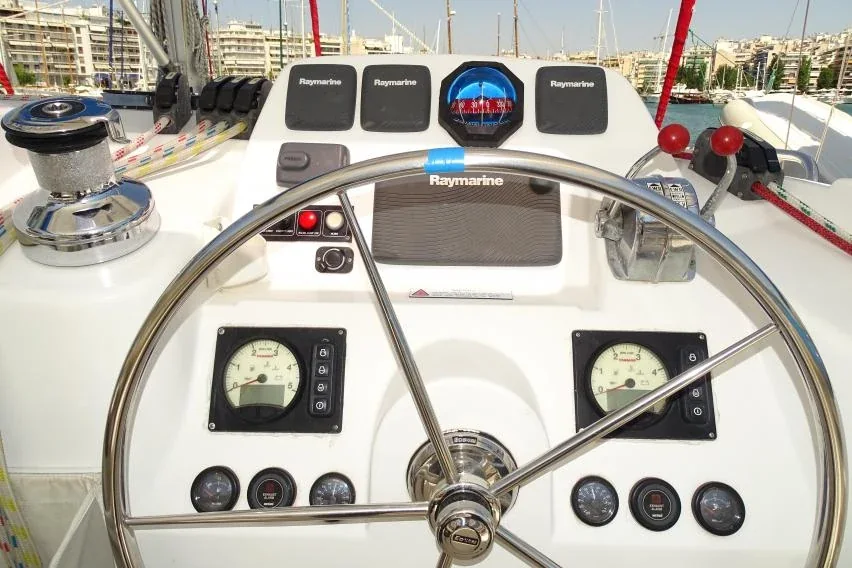 Yacht ROBERTSON AND CAINE Leopard 44 - La Luna - Foto 1
