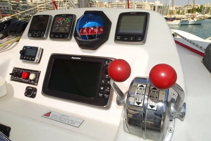 Yacht ROBERTSON AND CAINE Leopard 44 - La Luna - Foto 1