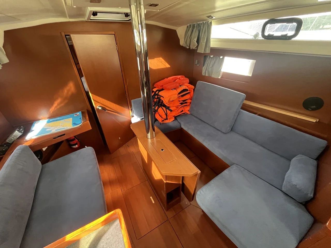 Yacht BENETEAU Oceanis 41.1 - Buga - Foto 1