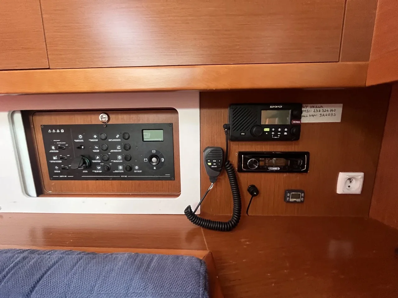Yacht BENETEAU Oceanis 45 - Vesna - Foto 1