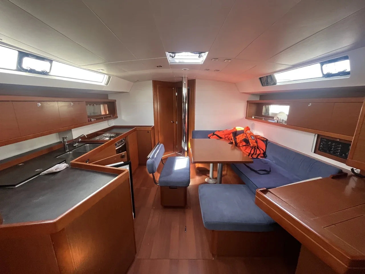 Yacht BENETEAU Oceanis 45 - Vesna - Foto 1