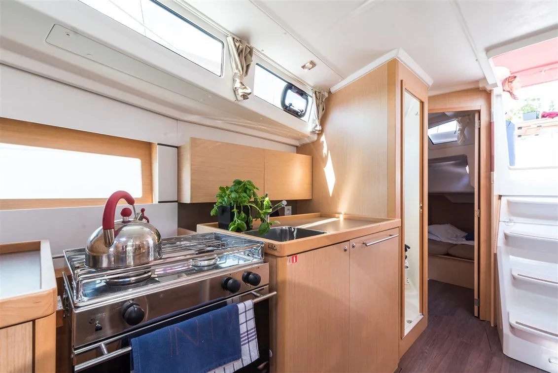 Yacht BENETEAU Oceanis 38 - Rusalka