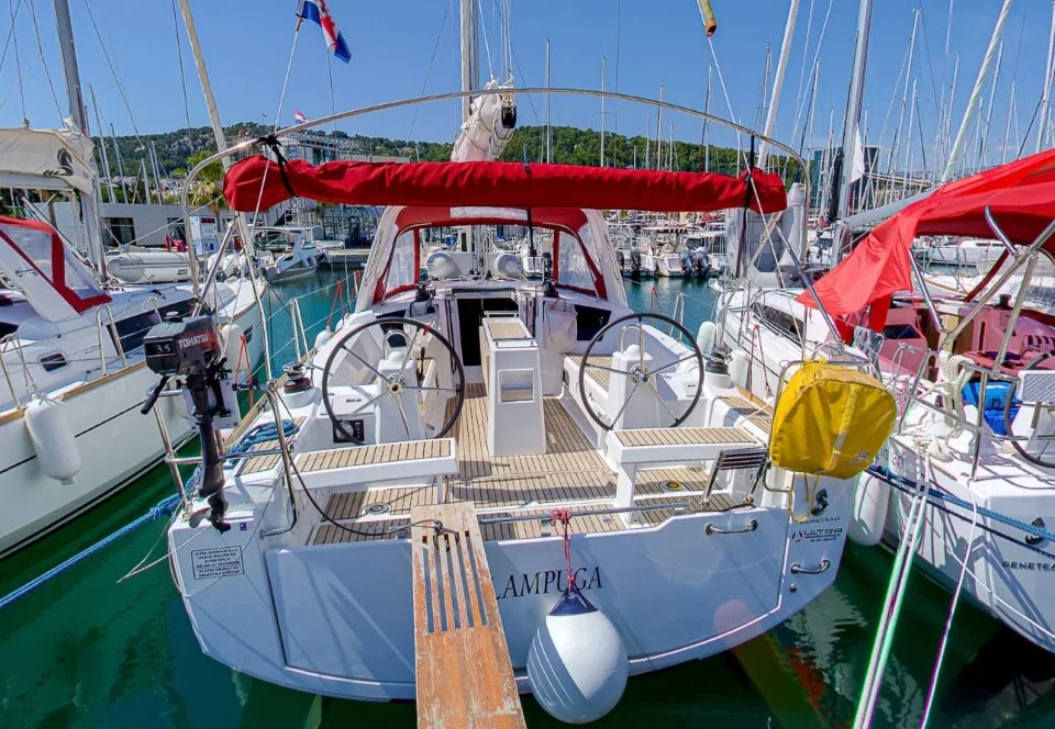 Yacht BENETEAU Oceanis 35.1 - Lampuga - Foto 1