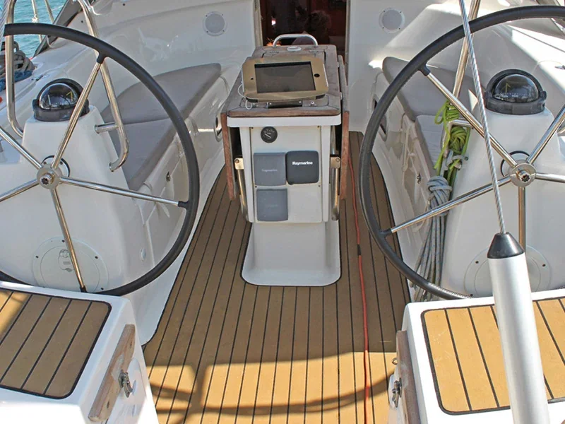Yacht BAVARIA 42 Cruiser - Iraklis - Foto 1