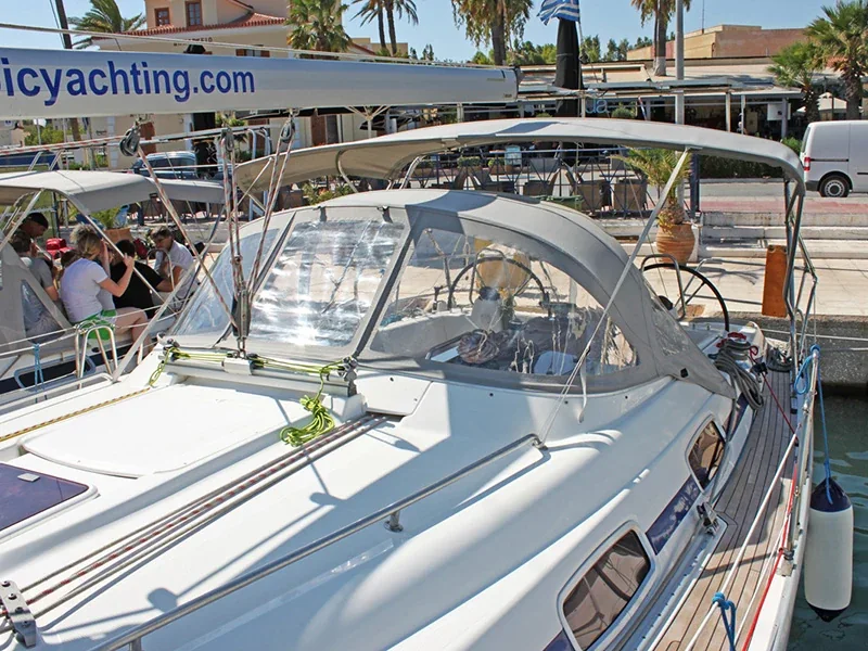 Yacht BAVARIA 42 Cruiser - Iraklis - Foto 1
