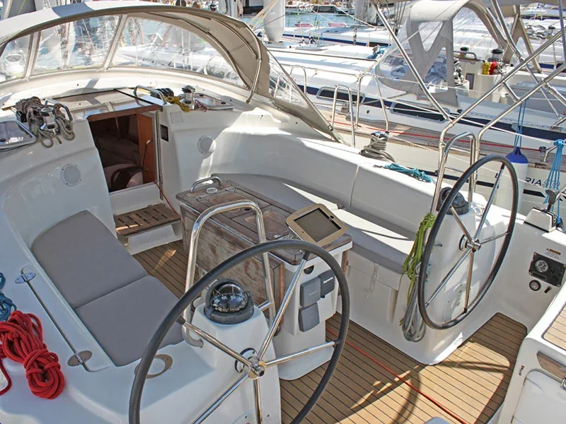 Yacht BAVARIA 42 Cruiser - Iraklis - Foto 1