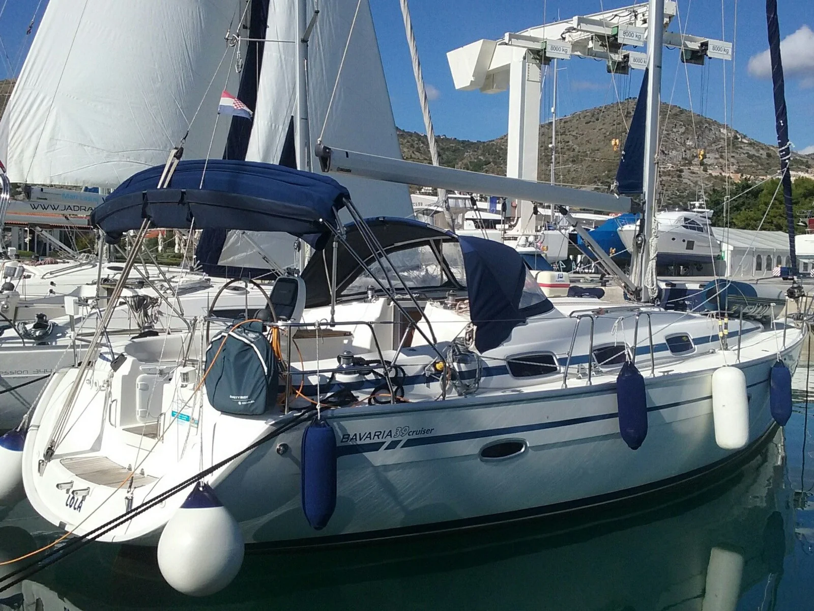 Yacht BAVARIA 39 Cruiser - Lola - Foto 1