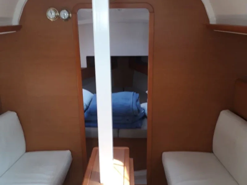 Yacht JEANNEAU Sun Odyssey 33i - Arosa