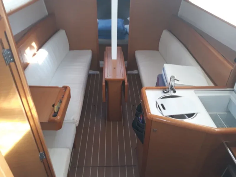 Yacht JEANNEAU Sun Odyssey 33i - Arosa - Foto 1
