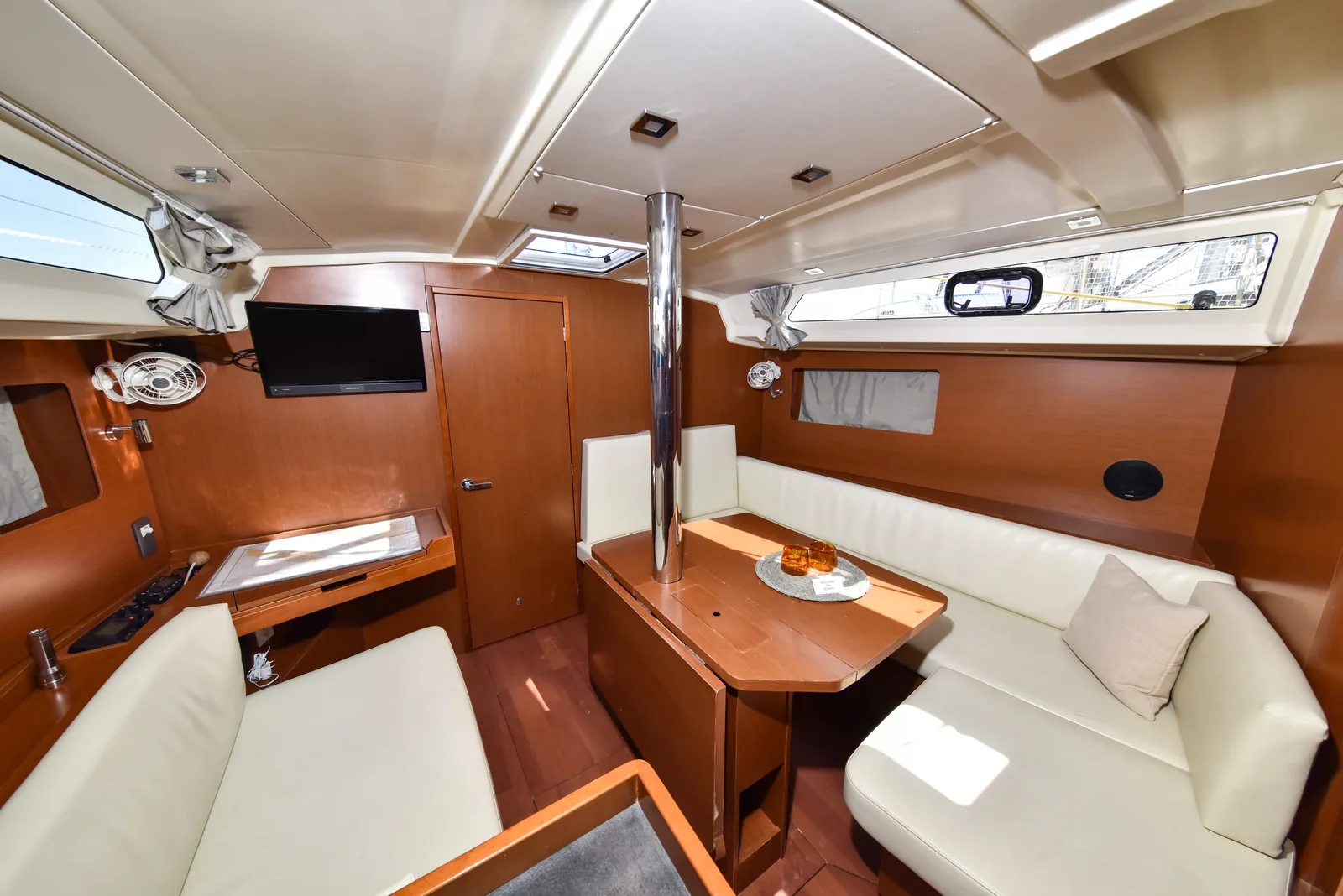 Yacht BENETEAU Oceanis 41.1 - 4play - Foto 1