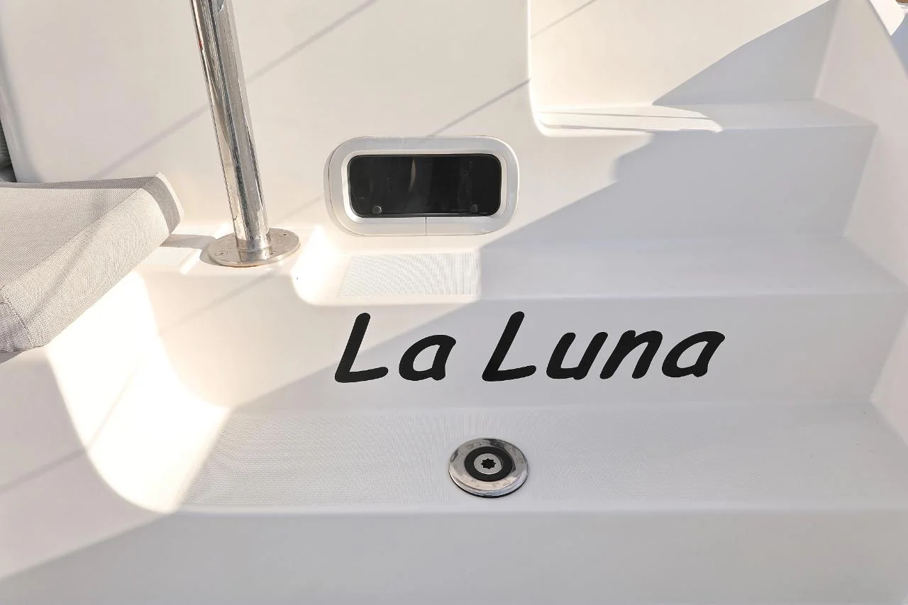 La Luna - Gallery 46