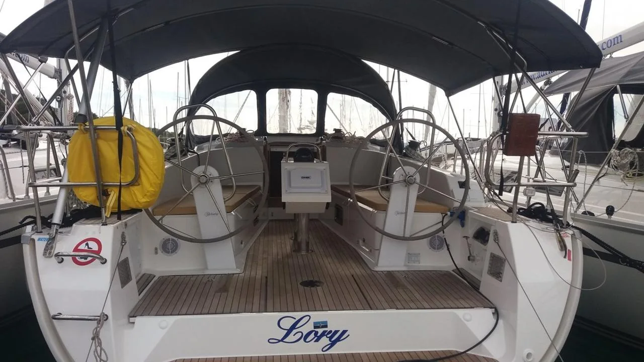 Lory - Main 1