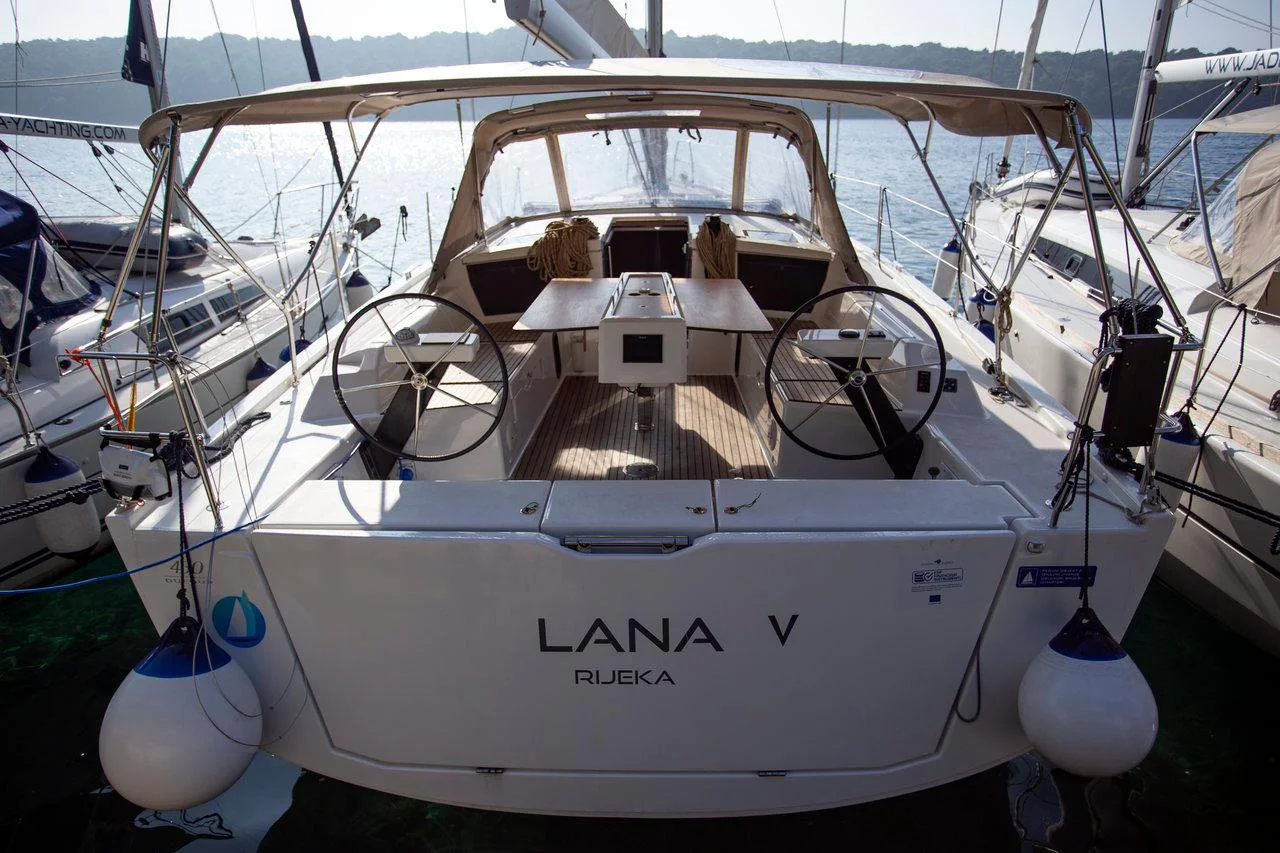 Lana V - Main 1