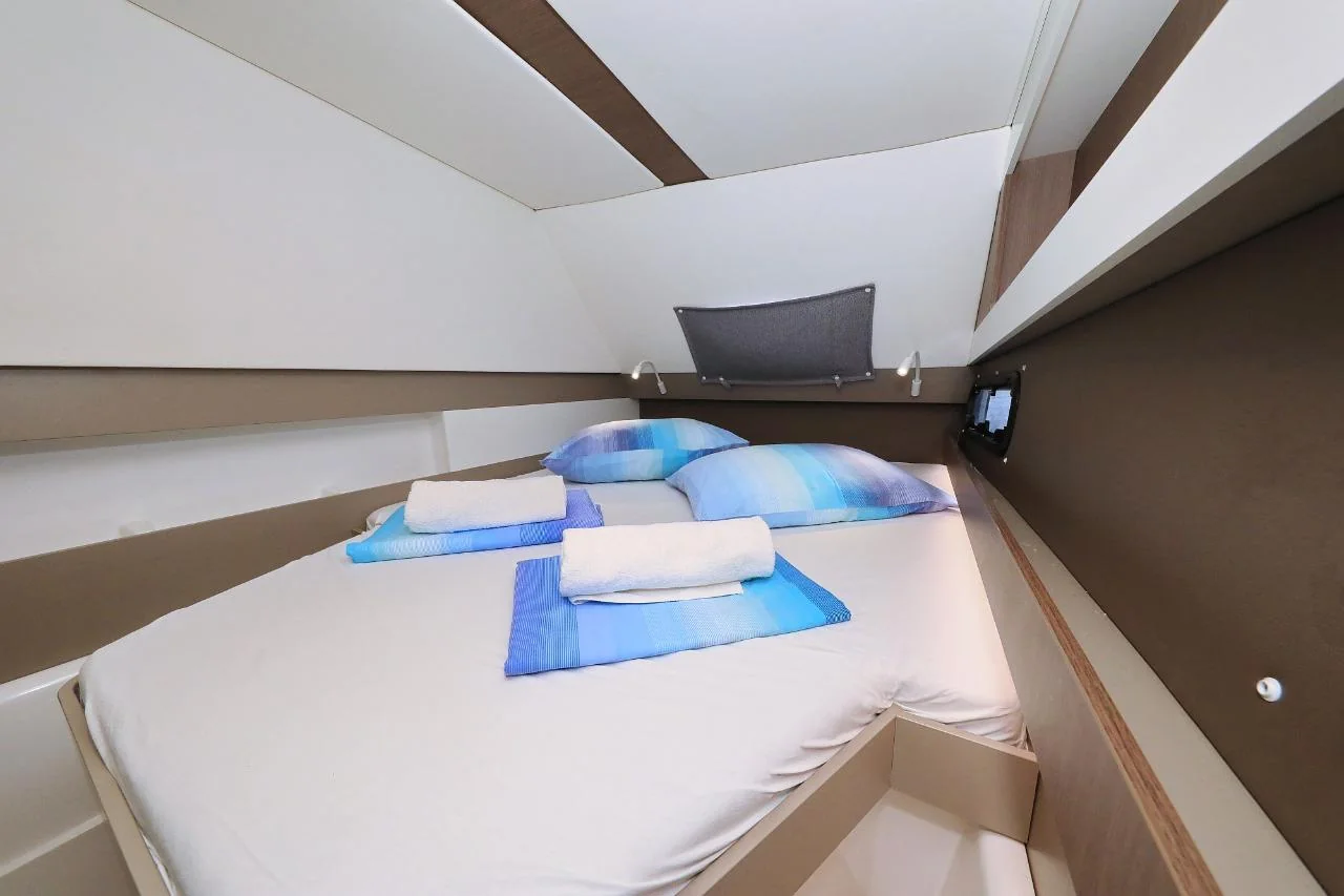 Avaler - Gallery 13