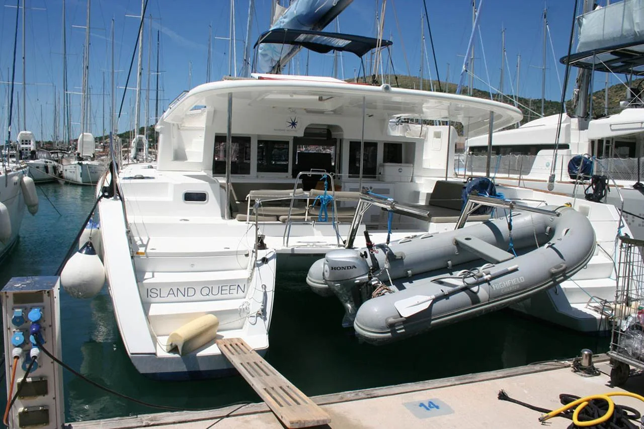 Island Queen - Main 1